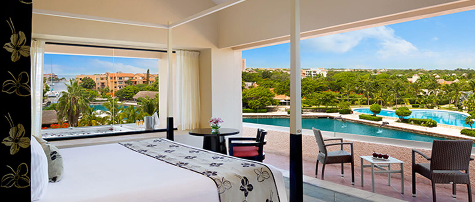 Dreams Puerto Aventuras Resort Accommodations - Honeymoon Jacuzzi Dolphin View