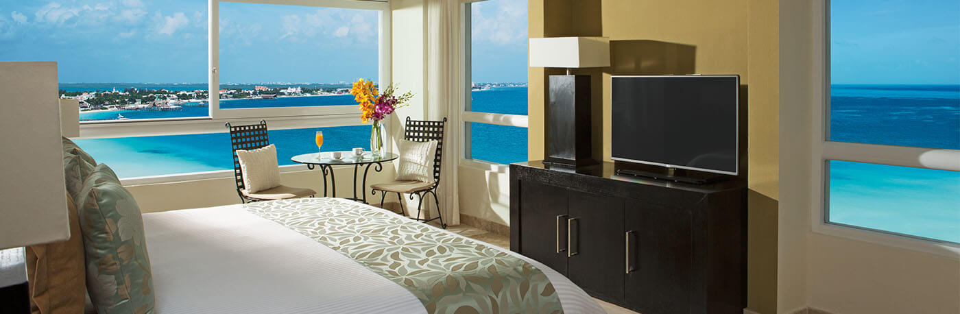 Dreams Sands Cancun Accommodations - Preferred Club Ocean Front Corner Suite