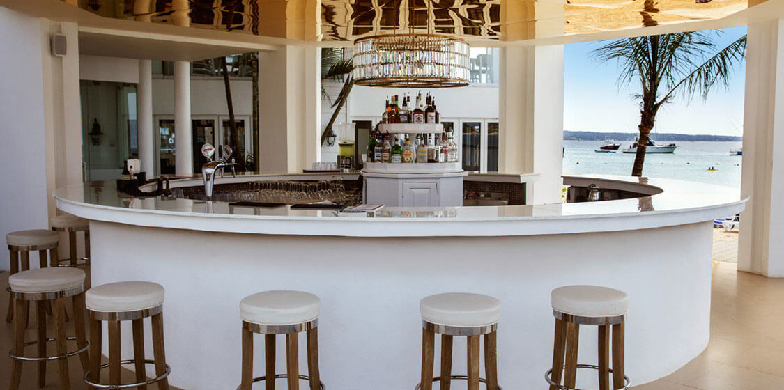 Azul Beach Resort Sensatori Jamaica Restaurants and Bars - Seven Mile Oceanfront Bar