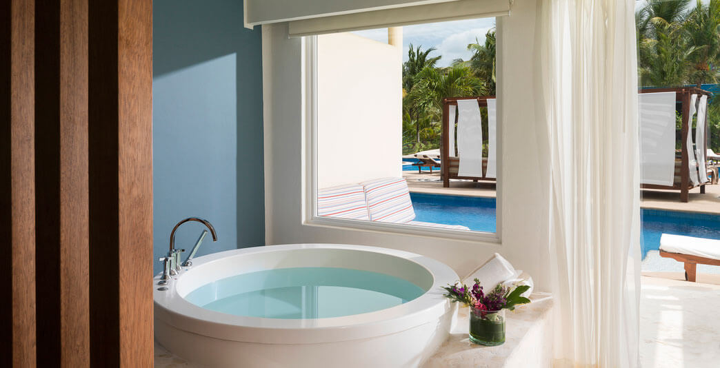 Azul Beach Resort Sensatori Mexico Accommodations - Royal Swim-Up Suite