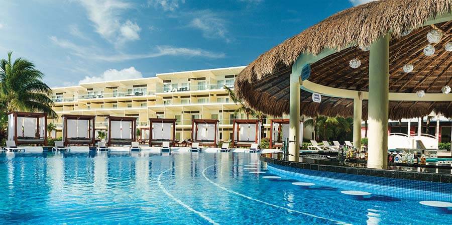 Azul Beach Resort Sensatori Mexico Restaurants and Bars - Swim-Up Bars