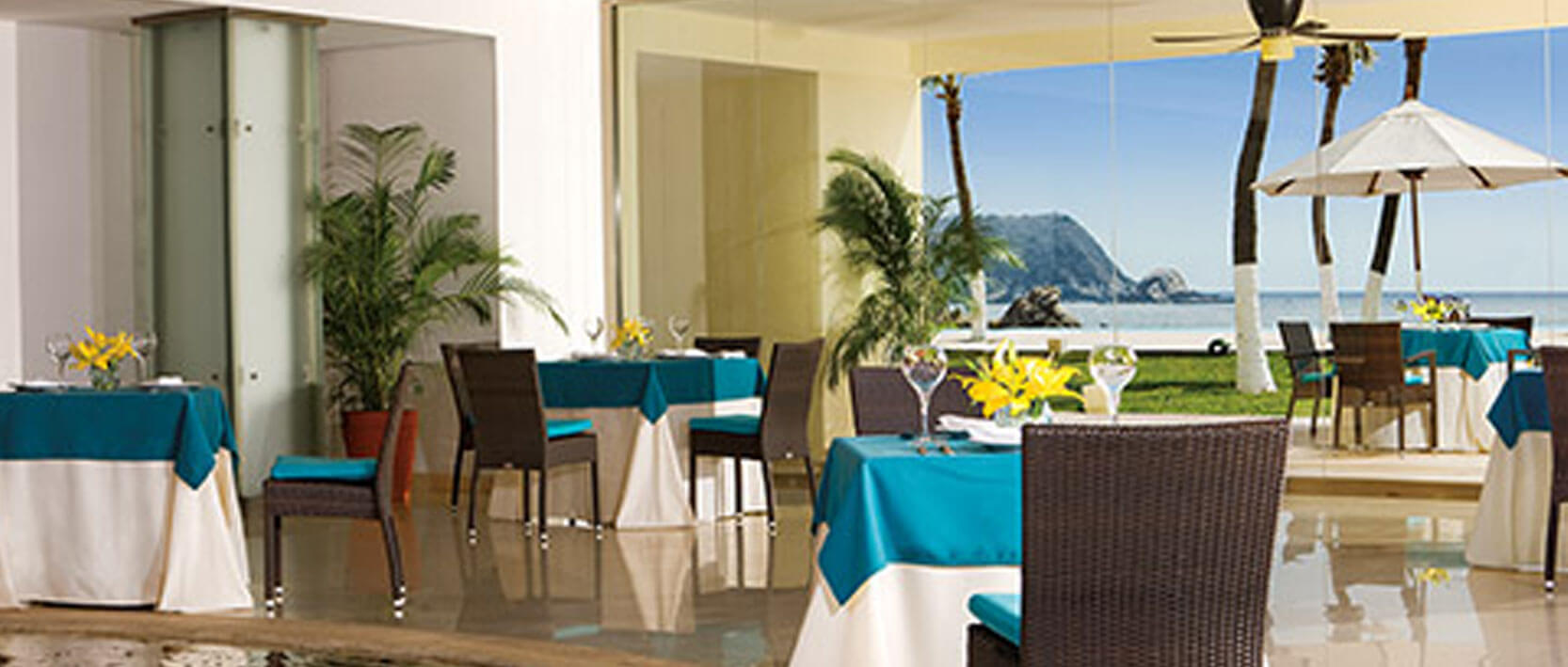 Dreams Huatulco Resort Restaurants and Bars - World Cafe