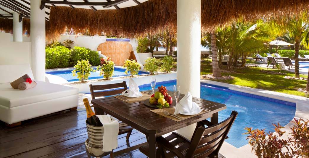 El Dorado Casitas Royale Accommodations - Honeymoon Private Pool Swim-Up Casita Suite