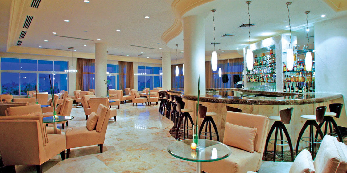 El Dorado Casitas Royale Restaurants and Bars - Martinis Lobby Bar