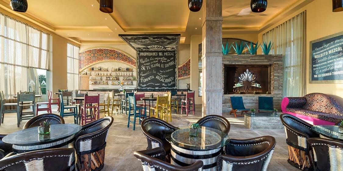 El Dorado Seaside Suites Restaurants and Bars - Mezcalito