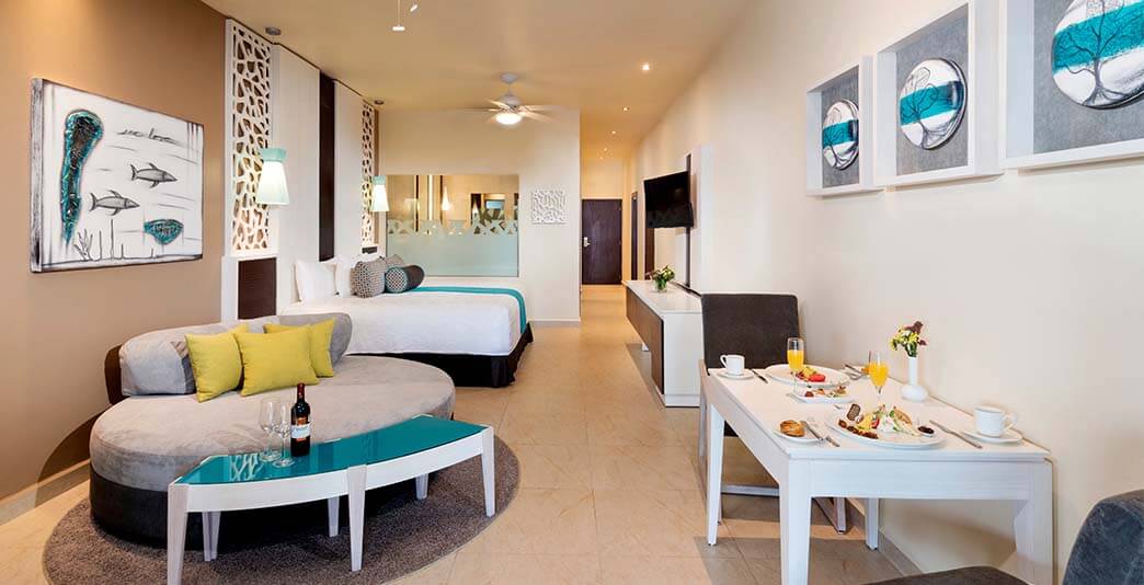 El Dorado Seaside Suites Accommodations - Oceanfront Pool Swim Up Jacuzzi Suites