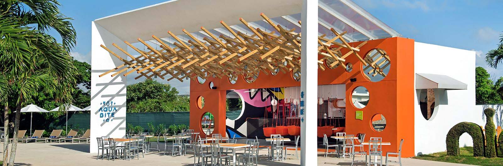 Nickelodeon Resort Punta Cana Restaurants and Bars - Aqua Bite