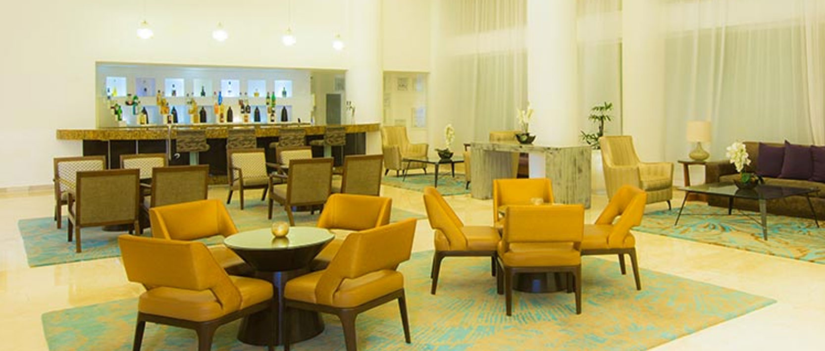 Cozumel Palace Restaurants and Bars - Lobby Bar