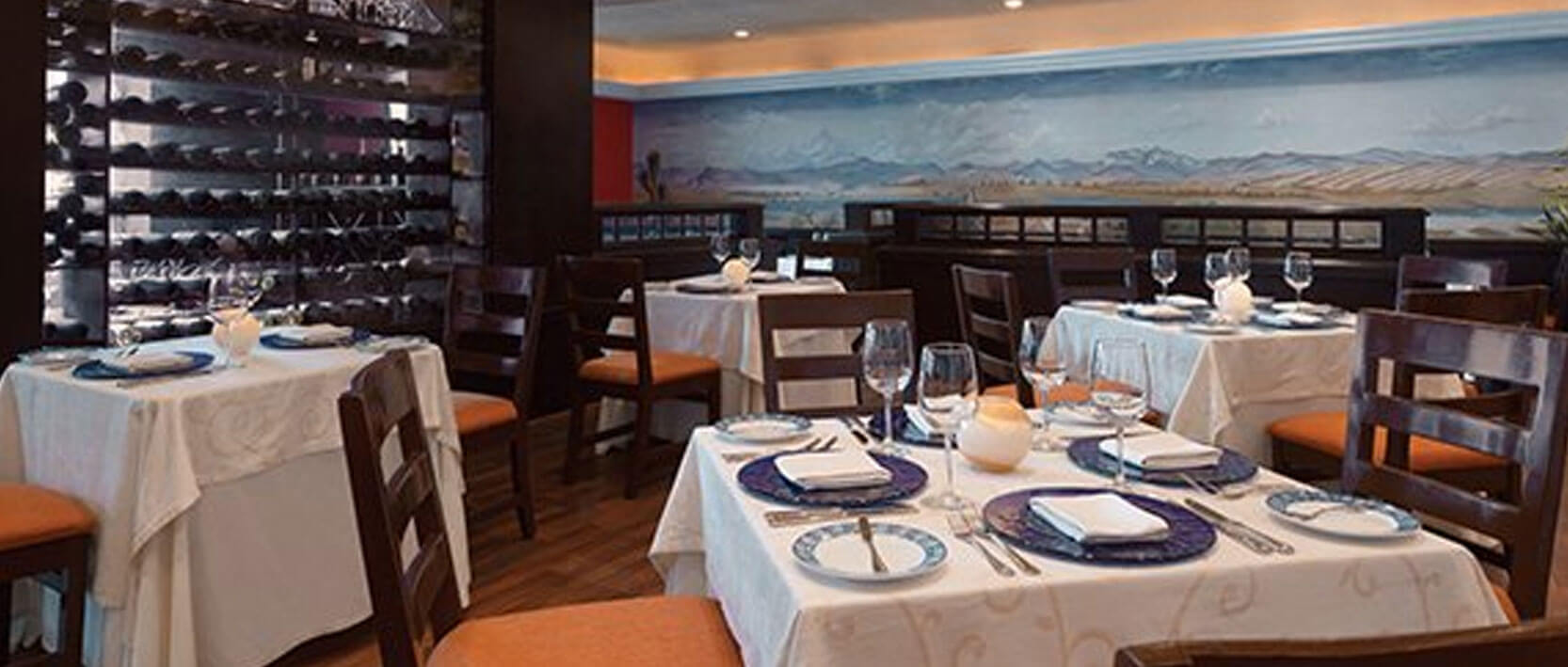Gran Caribe Cancun Restaurants and Bars - Casa De Rosa
