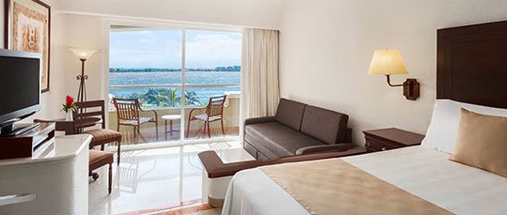Gran Caribe Cancun Accommodations - Junior Suite