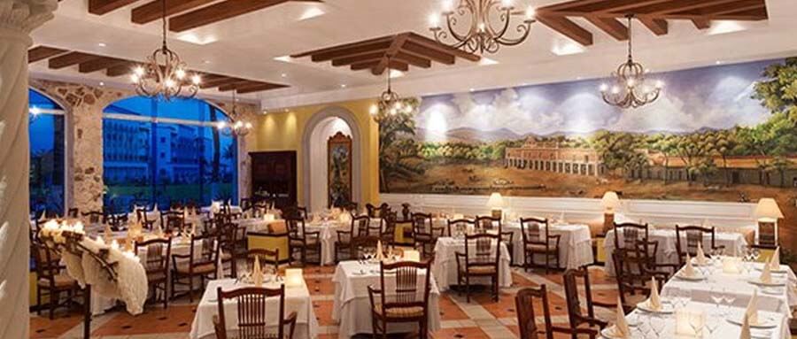 The Royal Playa Del Carmen Restaurants and Bars - Maria Marie