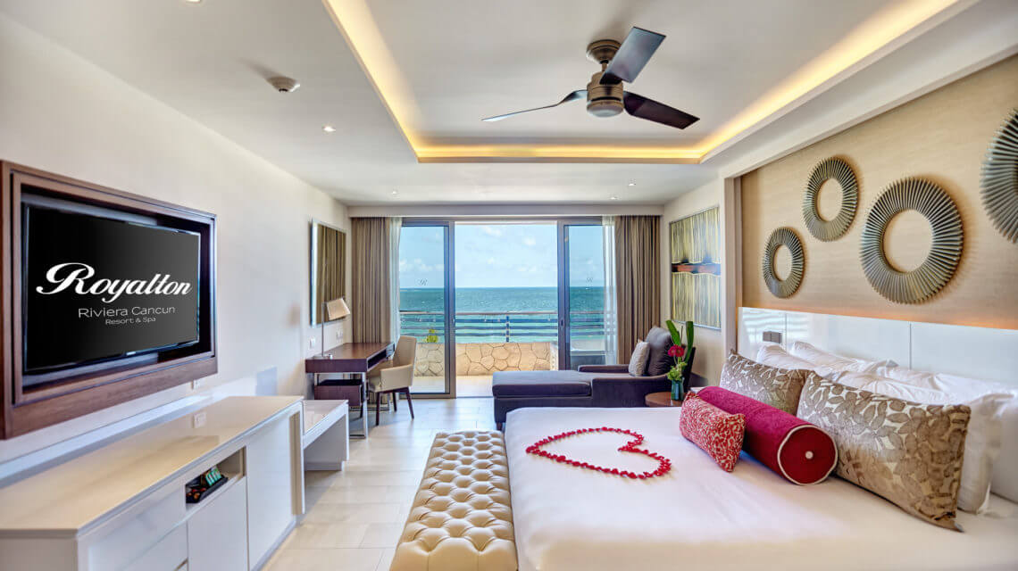 Hideaway Riviera Cancun Accommodations - Diamond Club Honeymoon Suite