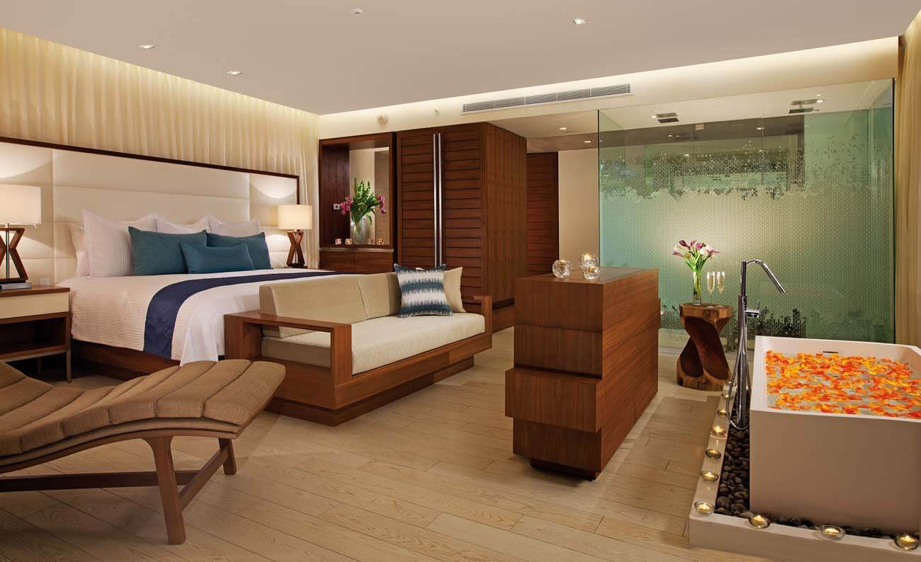 Secrets The Vine Accommodations - Preferred Club Honeymoon Suite Ocean Front